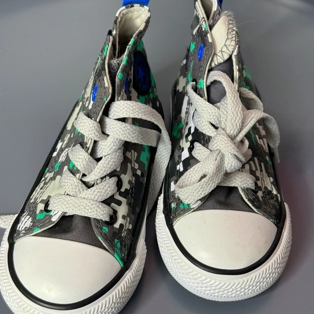 Converse All Star Kids High Top Sneakers Camo Pixel Print Velcro Size 7 Shoes